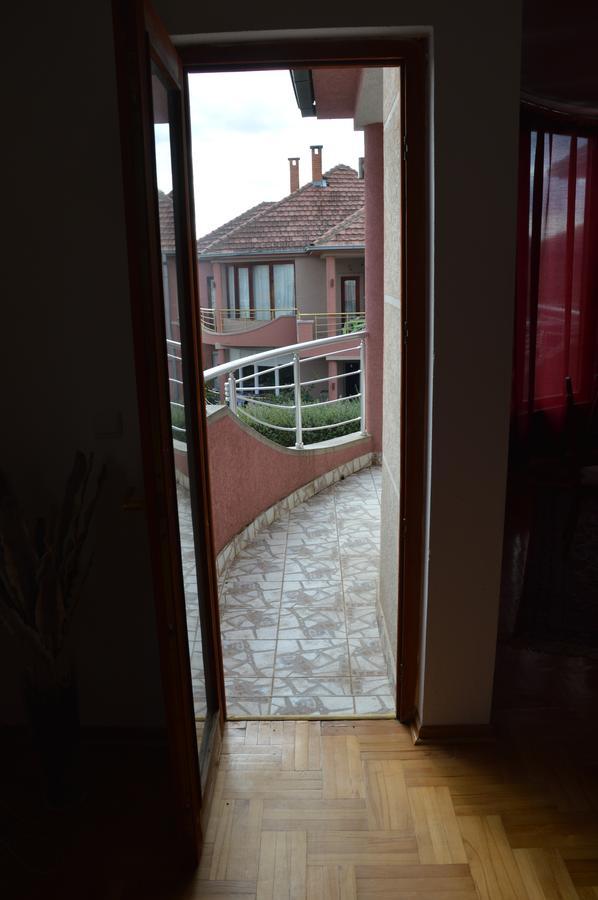 Poseidon Apartment Ni Exteriér fotografie